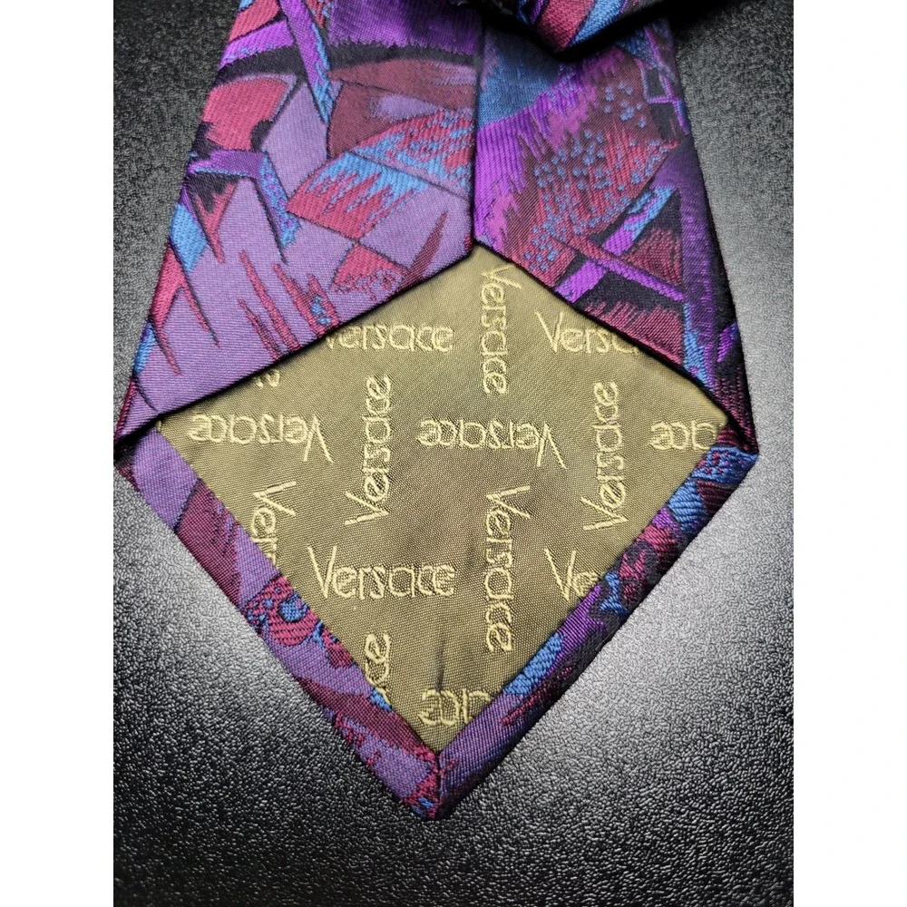 Gianni Versace Men's Necktie Purple Abstract Silk 3.75